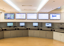 图4 智能制造工程中心的中央控制室