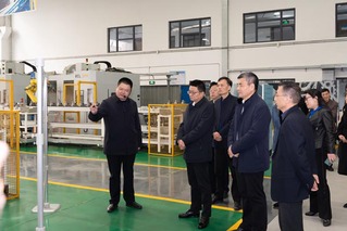 秦咏薪副市长一行参观智能制造工...